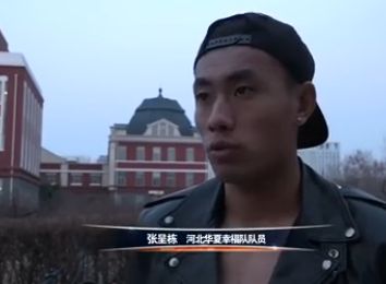 6日朱一龙工作室发布一则视频为高考考生们加油，并配文写道：“体育课代表朱一龙来给明天的考生加个油”。