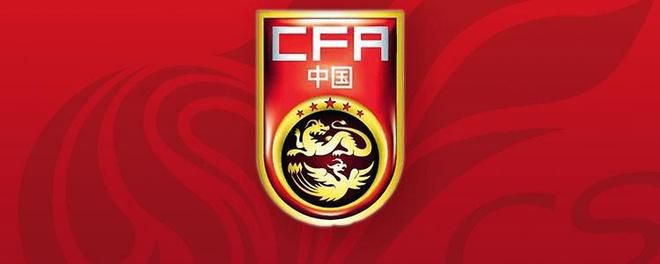 老戏骨成龙搭档新生代演员张子枫，加之梁家