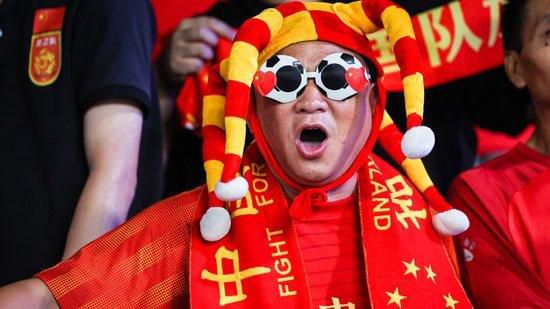 采访中，袁富华深入解读了糖水伯这一角色，并分享了他的表演理念。