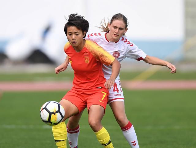 大S逼问下羞涩点头：恋爱中 2019-07-26 7月25日晚播出的《恋梦空间》中，大S直接问起张铭恩是在空窗期还是恋爱中，起初回避问题的张铭恩，并没有直接回答。