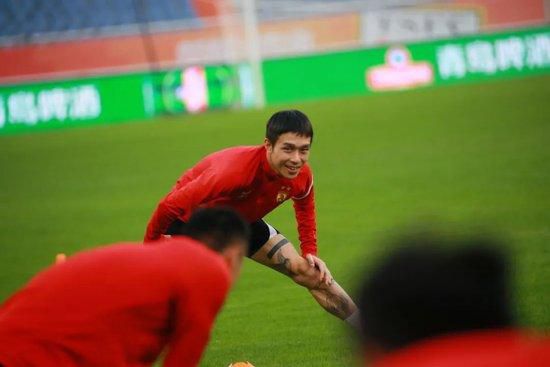 东京电影节中国电影周开幕 苏有朋、吕丽萍亮相 2015-10-26 当地时间10月23日下午，28届东京电影节“中国电影周”活动在东京举行，导演张一白、苏有朋，演员吕丽萍、马思纯、霍尊、倪景阳等中国电影代表团成员登台与观众见面。