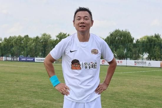 2018-02-28 吉克隽逸和王源罕见同框合照，“美白神器”上线！