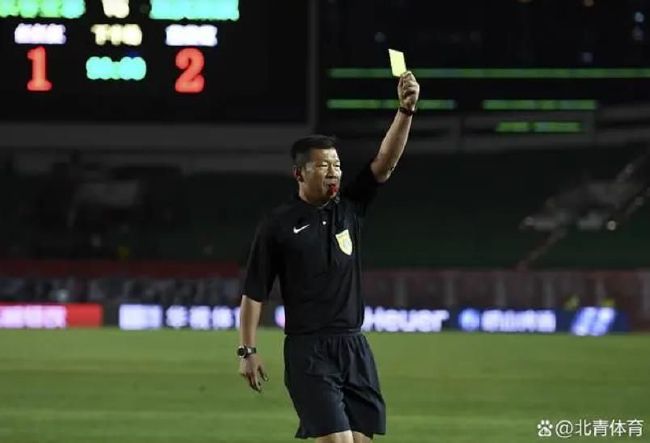 鹿晗王俊凯《长城》红毯人气爆棚 张艺谋全家亮相 2016-12-06 12月6日，电影《长城》举办首映红毯。