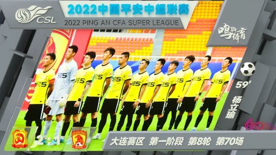 孙菲菲深V装性感豪放 超模卡莉·克劳斯大秀美背 2016-11-08 美国纽约，第13届CFDA/Vogue时尚基金颁奖礼。