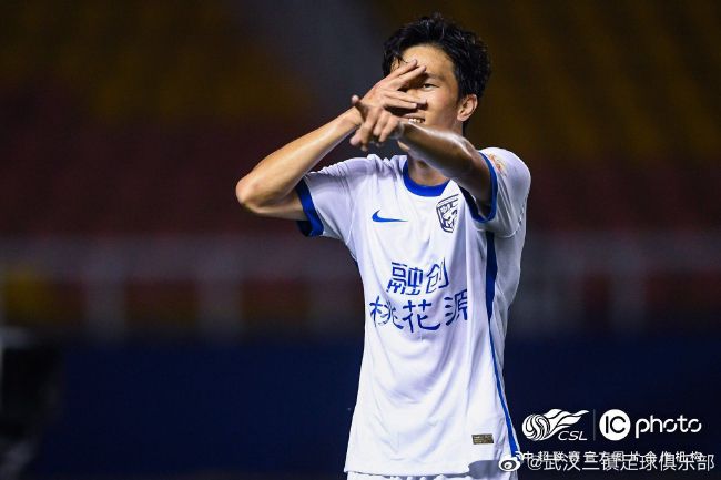 角色对热爱的坚定执著、对家人的陪伴守护，对生活的积极乐观都跃然纸上，为观众带来冬日里的第一缕暖光。