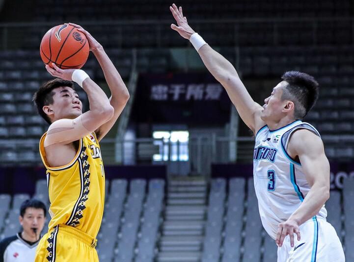 《余生那些年》独家预告 坂口健太郎问候中国观众 2023-05-04 由藤井道人执导的治愈纯爱电影《余生那些年》将于5月20日全国上映。