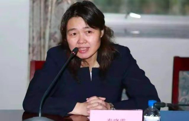 包容返台住进加护病房时，在医生建议下，包小柏捐出骨髓救爱女。
