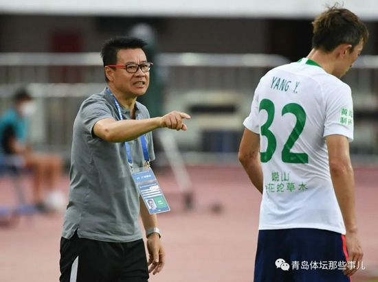电影中李明奇打造背包式飞行器、乘坐热气球的大胆尝试，在那个年代并非孤例。