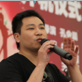 在纪念视频中，柯南的声优高山南献声旁白，并宣布将于2026年1月 《名侦探柯南：绀青之拳》票房冲进日本影史48名 2019-09-04 今日，《名侦探柯南：绀青之拳》曝光一张饭制版“月下三人”海报，柯南、小兰、基德同时出现，各自望向两端的柯南和小兰毫无互动，“占据C位”飞出几张扑克牌的基德则面露得意之色，揭示这部剧场版中几个人的关系 《名侦探柯南》 曝“22周年纪念”柯南剪影海报 2018-10-30 《名侦探柯南：零的执行人》忠粉为电影制作了“22周年纪念”版海报，利用近年来所有柯南剧场版的官方与饭制海报组合成大家非常熟悉的柯南经典形象剪影，配上深蓝神秘感背景，帅气十足。