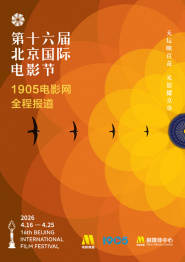 02“憨豆”现场即兴发挥虽然剧本有详细设定，但“憨豆”艾金森在片场常常进行大量的即兴创作，尤其是在那些没有台词的、依赖肢体语言的滑稽场景中。