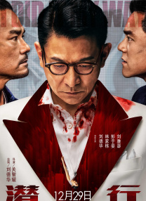 她的未婚夫乔·米开朗基罗，以及《摩登家庭》演员朱丽·鲍温、艾德·奥尼尔和艾瑞克 索菲娅·维加拉性感装度假 泳衣加长裙露事业线 2013-07-16 来自拉美的性感美女索菲娅·维加拉被拍到出现在希腊，她黑色泳衣搭配长裙，露出性感的事业线，女神范儿十足。