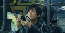 蕾蓓尔·威尔森身穿红裙身宽体胖。