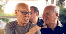 《武侠》金城武插针自残 打戏险些戳瞎姜武双眼 2011-07-16 陈可辛执导，亚洲巨星甄子丹、金城武、汤唯、王羽主演的暑假华语动作巨片《武侠》，在大陆上映七天，票房突破一亿人民币，位居票房榜首位。