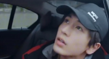 “她非常美丽，但也很随和，非常适合我们这个品牌。